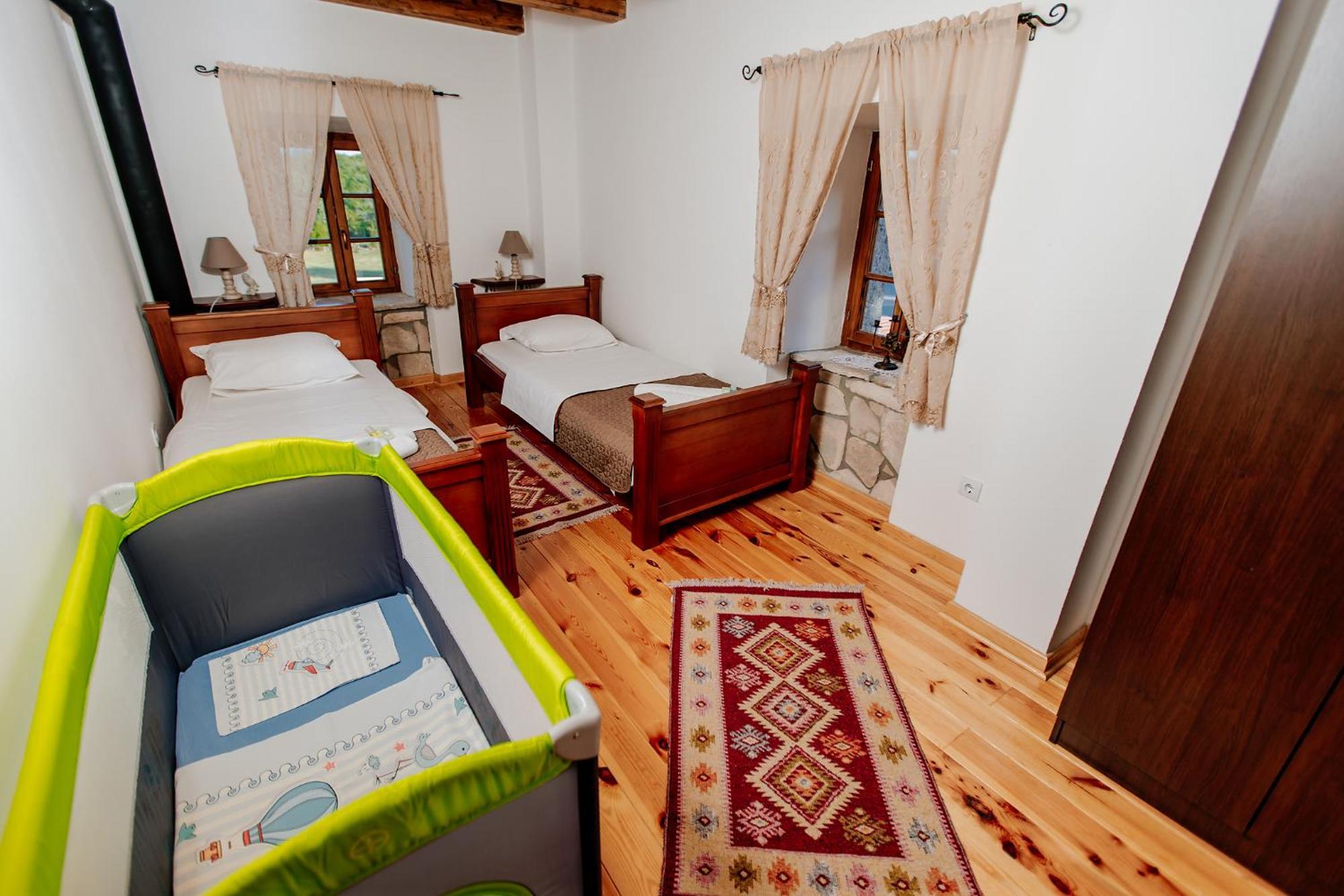 Etno Villa Mokanji ดานิลอฟแกรด ภายนอก รูปภาพ
