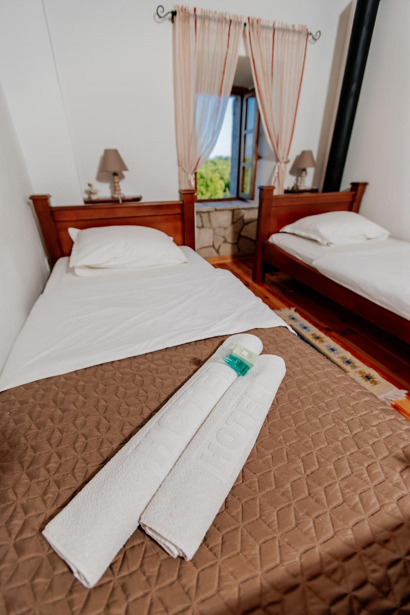 Etno Villa Mokanji ดานิลอฟแกรด ภายนอก รูปภาพ